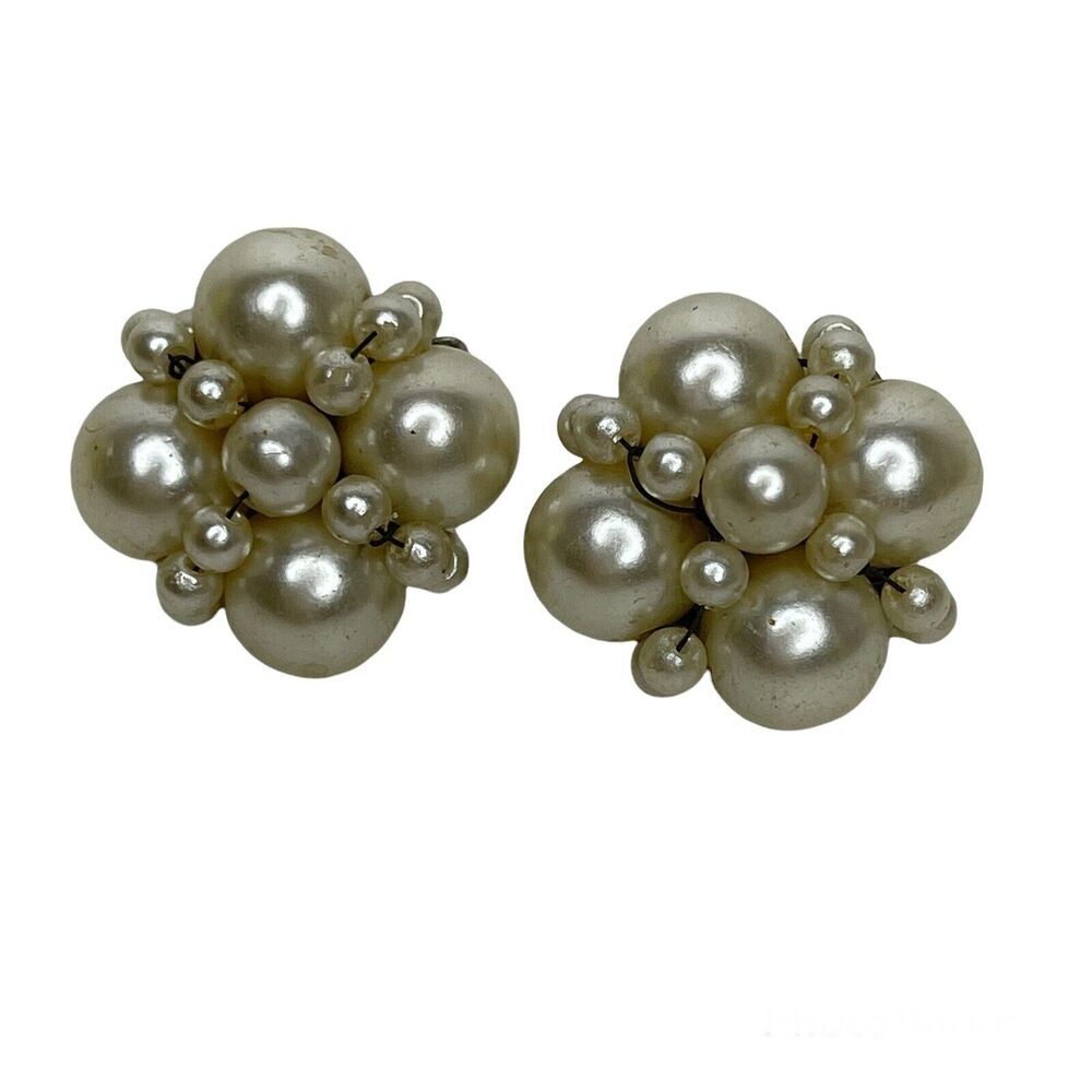 Vintage‎ Cluster Beads Faux Pearls Clip-On Earrings Japan Plastic Lucite